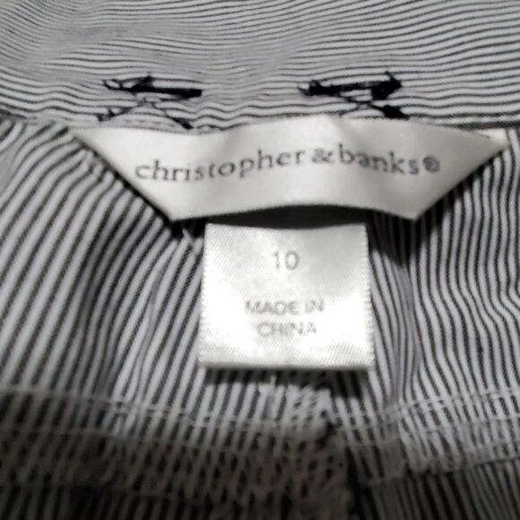 NWT Christopher & Banks Gray & White Stripe Shorts - Picture 4 of 5